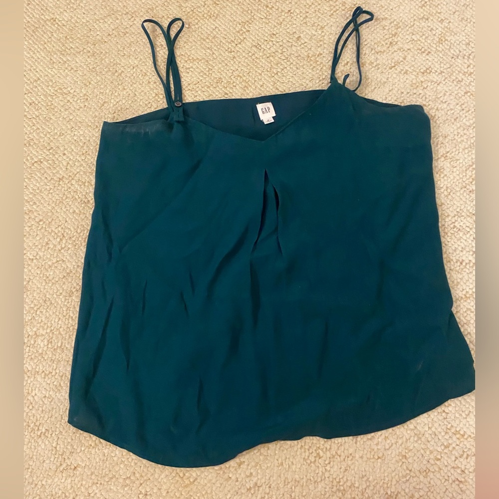 Gap Emerald going out top flowy